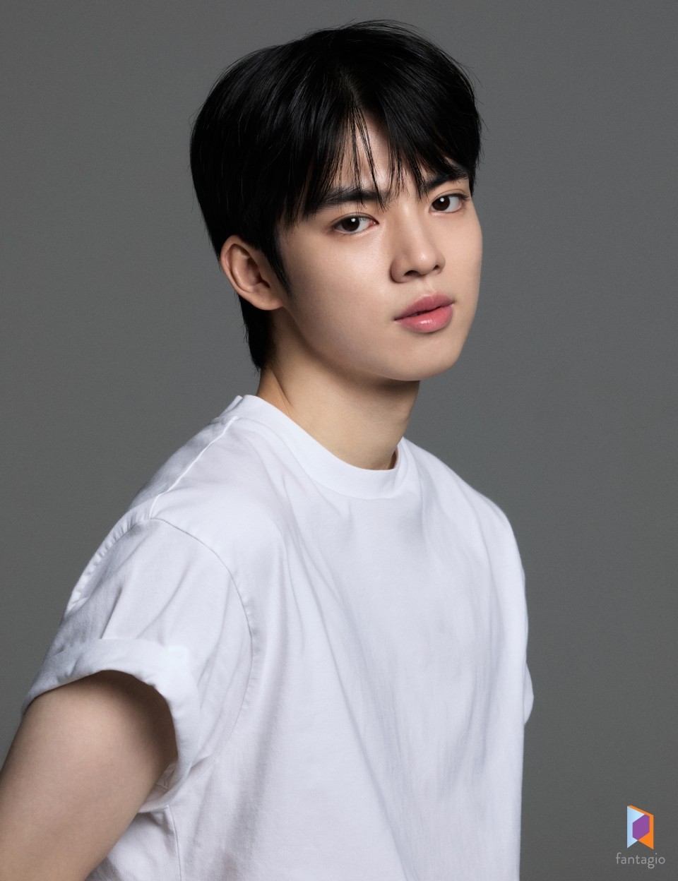 Ngôi sao trượt băng Cha Jun-hwan tạm gác sân băng, đóng sitcom về nhân viên công viên giải trí