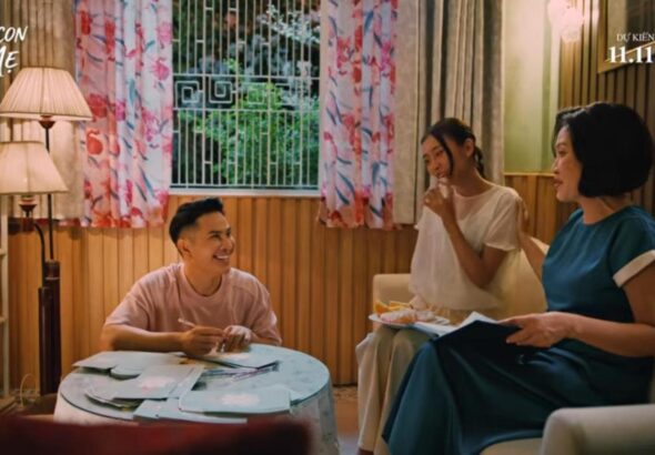 Cảnh trong phim Ngày Con Còn Mẹ