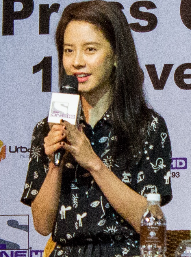 Song Ji-hyo tại fan meeting Running Man ở Malaysia năm 2014